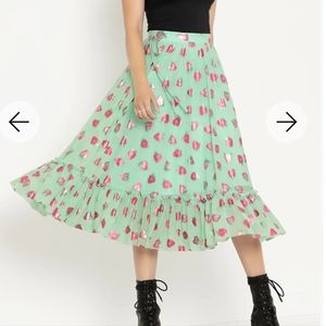VGUC Blackmilk Strawberries Mint Tea Party Skirt XL
